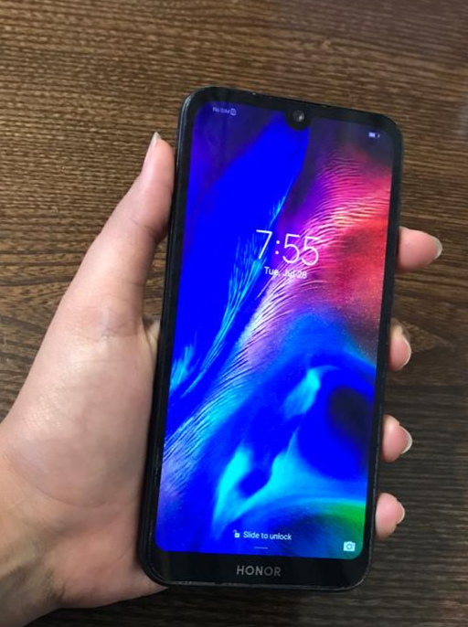 honor 8s